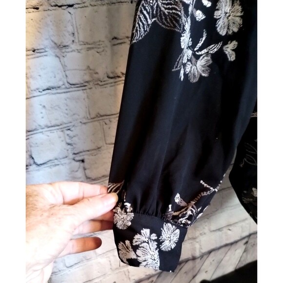 Maurices Women's Tunic Blouse Black White Flowy V-Neck Long Sleeve Floral Small - Picture 4 of 9